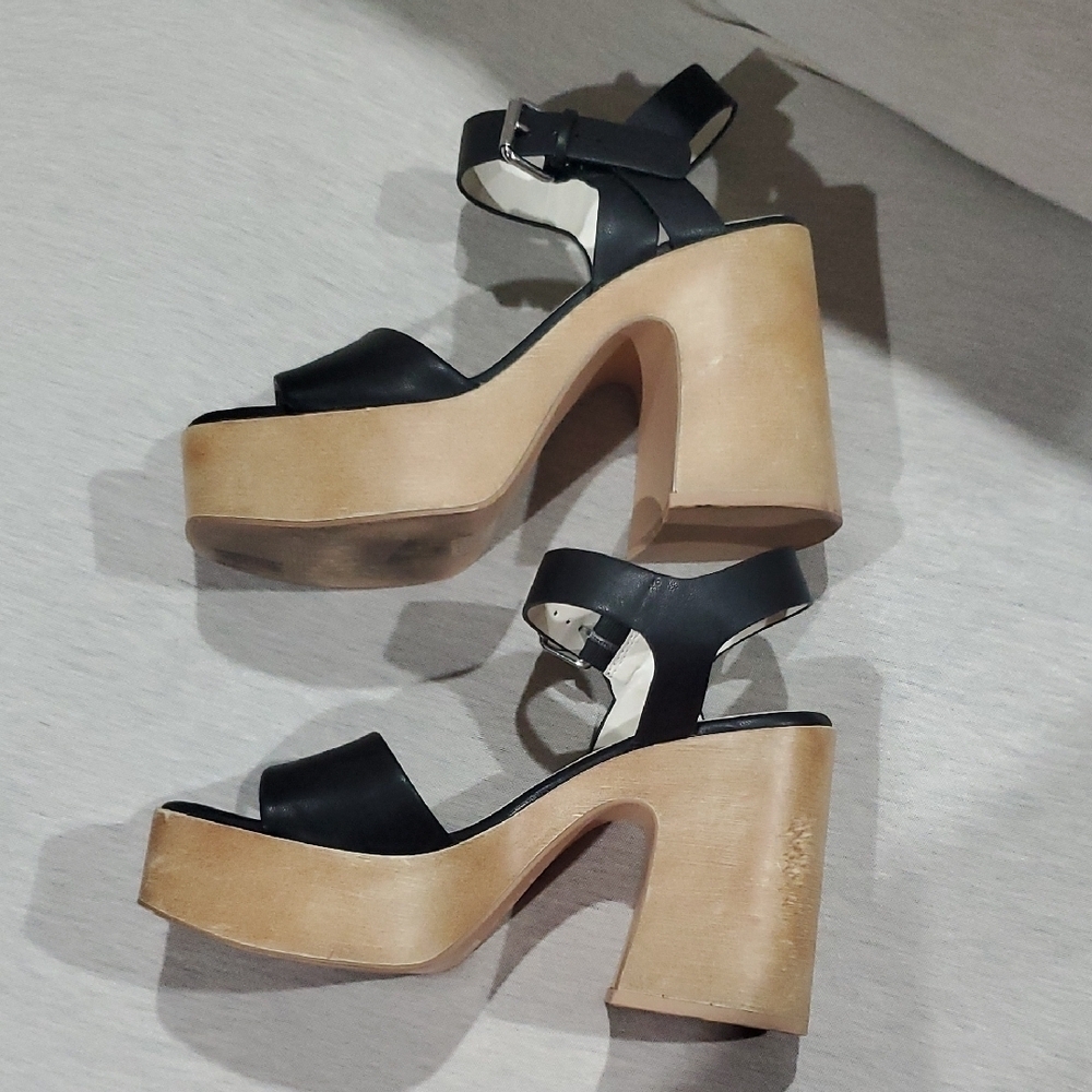 Oasis Society Elegant Black and Tan Platform Heels